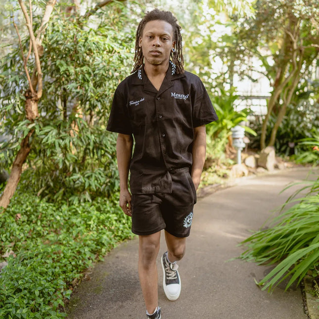 MESMO EMBLEM SHORTS